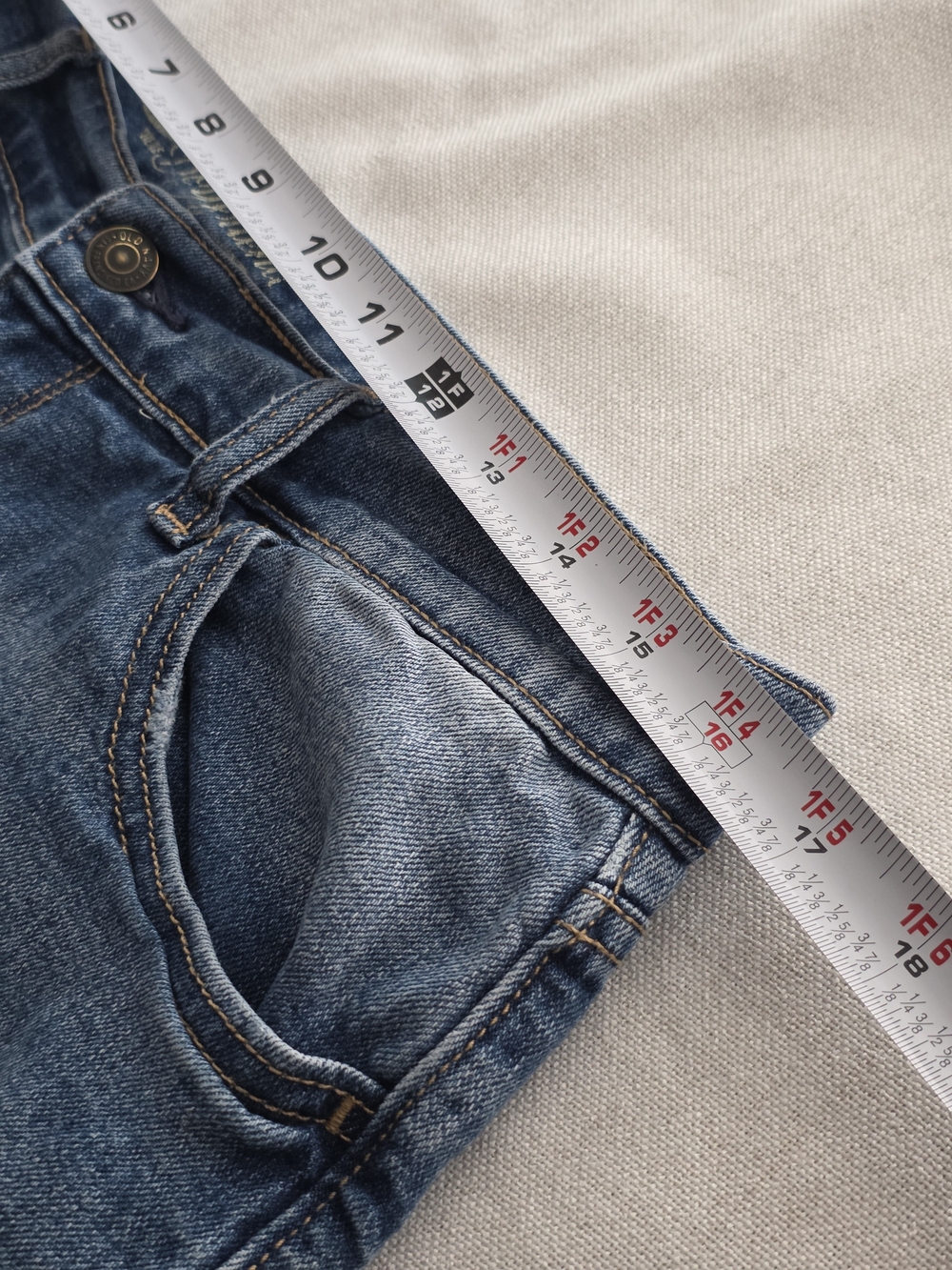Old Navy Blue Distressed Boyfriend Jeans  Denim Shorts‎ Vintage Mid Rise Size 8 - Picture 12 of 12